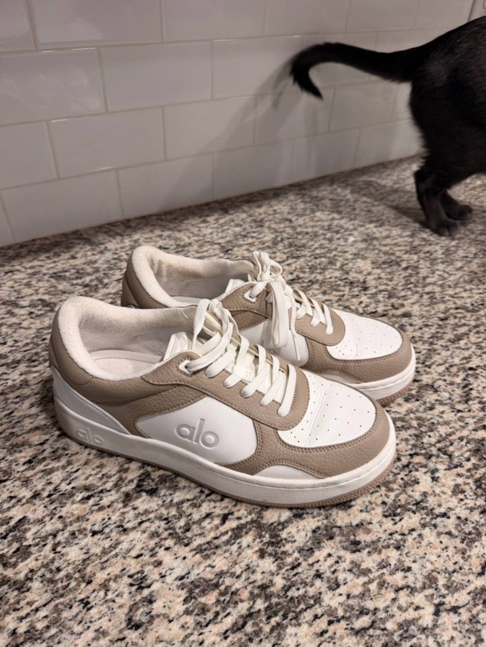 ALO Yoga Women's White and beige Athletic Sneakers